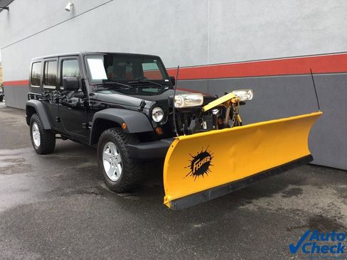 Used 2010 Jeep Wrangler Unlimited Sport image 3