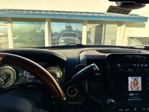 Used 2022 RAM 3500 Limited image 17