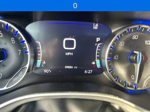 Used 2025 Chrysler Pacifica Limited FWD image 29