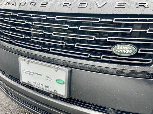Used 2024 Land Rover Range Rover SE AWD/4WD image 32