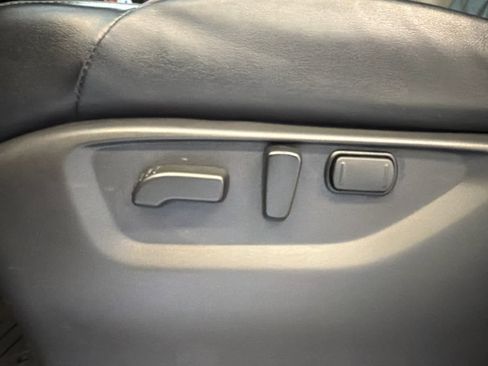Used 2023 Nissan Armada Platinum w/ Captain's Chairs Package RWD image 21