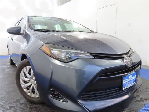 Used 2019 Toyota Corolla LE image 2