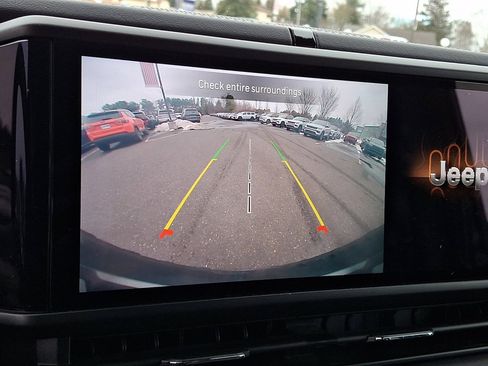 Used 2025 Jeep Wrangler Unlimited Rubicon image 30