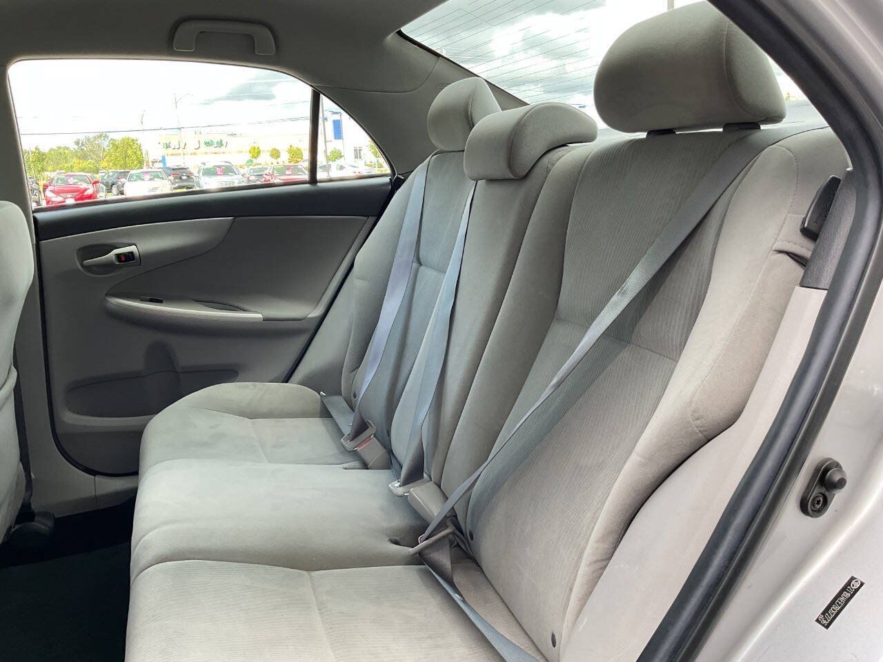 Used 2011 Toyota Corolla LE FWD image 25