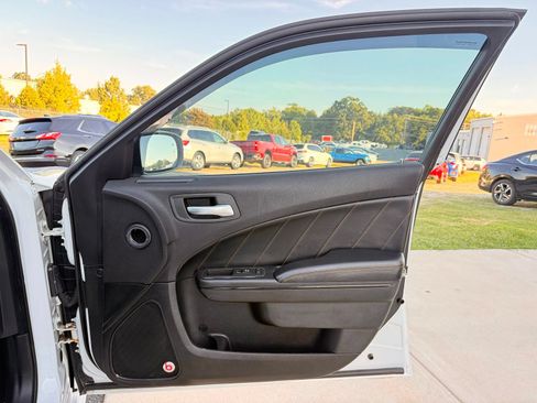 Used 2017 Dodge Charger R/T RWD image 29