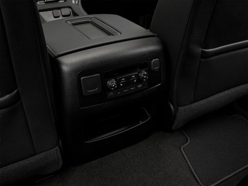 Used 2018 Chevrolet Suburban LT RWD image 22