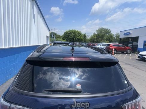 Used 2018 Jeep Compass Trailhawk AWD/4WD image 6