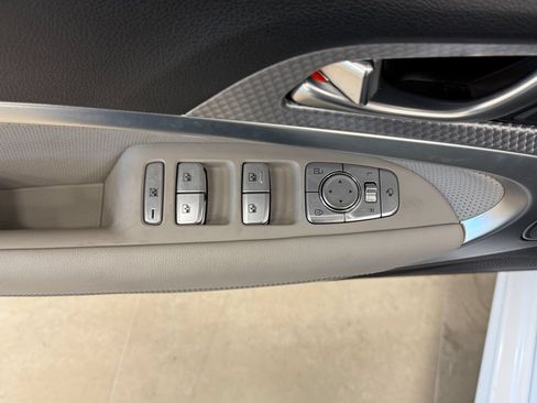 Used 2023 Genesis G70 2.0T w/ Sport Prestige Package RWD image 12