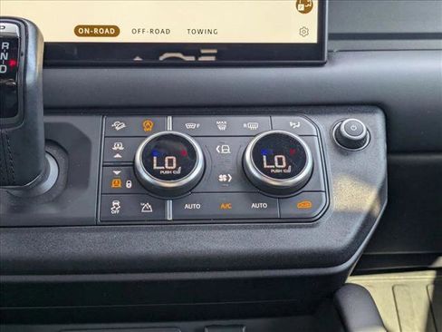 Used 2023 Land Rover Defender 90 V8 image 15