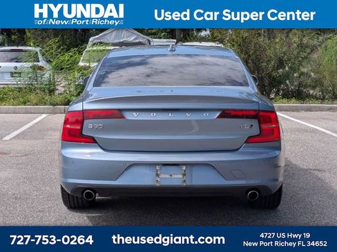 Used 2018 Volvo S90 T5 Momentum w/ Convenience Package AWD/4WD image 4