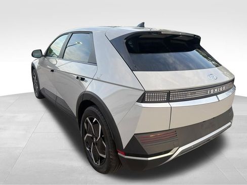 Used 2022 Hyundai Ioniq 5 SEL w/ Cargo Package image 3