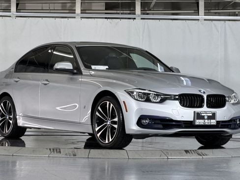 Used 2018 BMW 330e w/ Premium Package RWD image 7