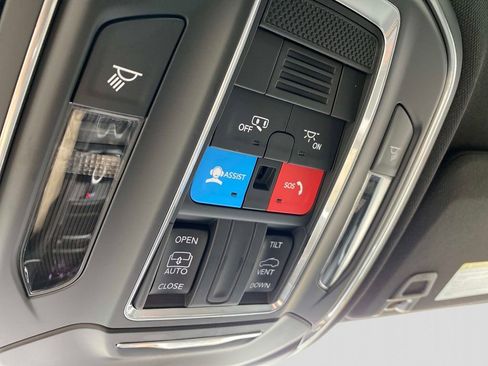 Certified 2025 Jeep Grand Cherokee Laredo X AWD/4WD image 32