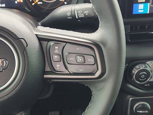 Used 2025 Jeep Gladiator Sport AWD/4WD image 28