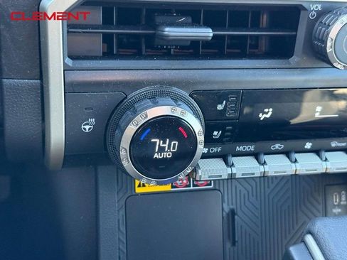 Used 2025 Toyota Tacoma Limited image 25