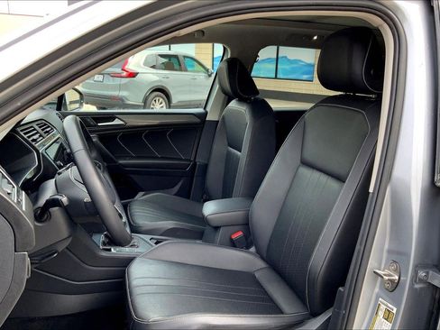 Used 2023 Volkswagen Tiguan SE image 23