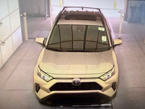 Used 2024 Toyota RAV4 XLE w/ Convenience Package FWD image 11