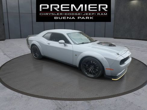 Used 2022 Dodge Challenger R/T Scat Pack RWD image 2