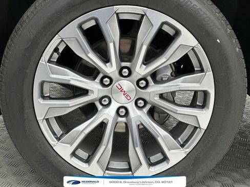 Used 2023 GMC Yukon Denali w/ LPO, Floor Liner Package AWD/4WD image 10