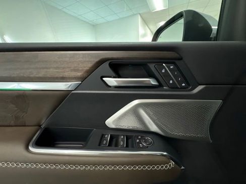 New 2026 GMC Acadia Denali Ultimate w/ LPO, Floor Liner Package FWD image 17