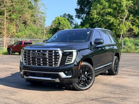 Used 2025 GMC Yukon Denali w/ Sun & Power Step Package AWD/4WD image 2