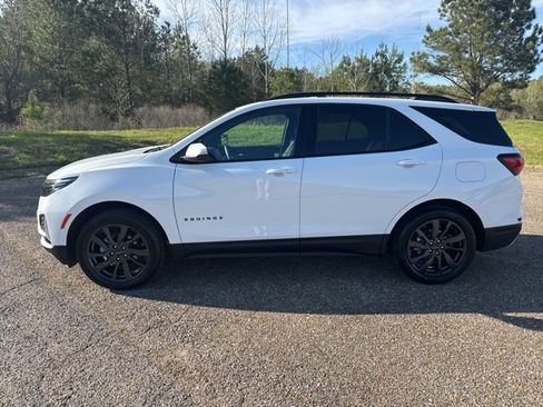Used 2023 Chevrolet Equinox RS image 5