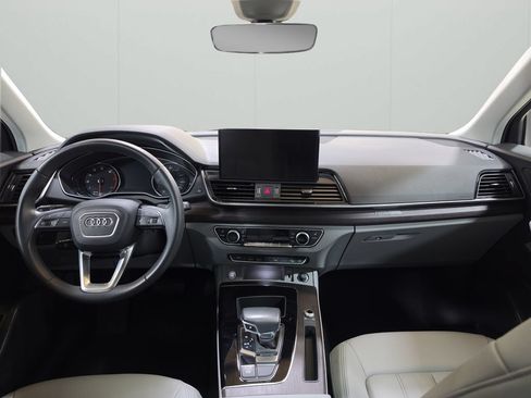 Used 2023 Audi Q5 2.0T Premium w/ Convenience Package AWD/4WD image 17
