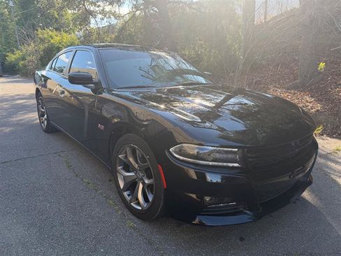 Used 2016 Dodge Charger R/T w/ Plus Group RWD image 6