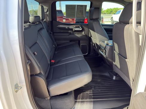 Used 2025 Chevrolet Silverado 1500 LTZ AWD/4WD image 30