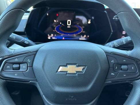 Used 2024 Chevrolet Trax LT FWD image 35
