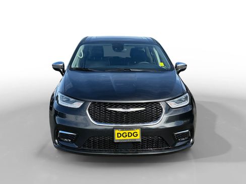 Used 2023 Chrysler Pacifica Limited image 8