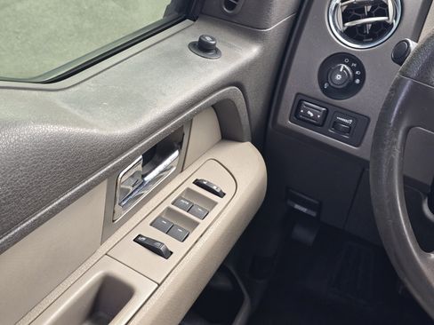Used 2010 Ford F150 XLT image 12