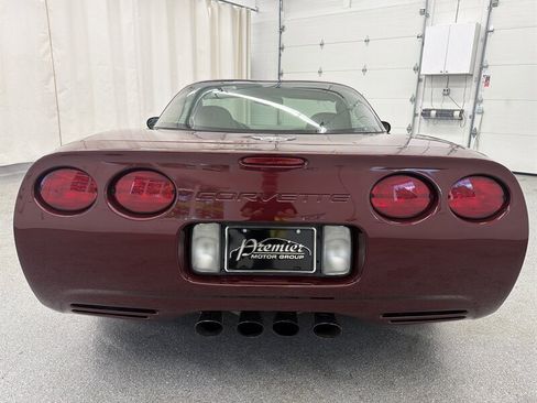 Used 2003 Chevrolet Corvette Coupe w/ Preferred Equipment Group RWD image 5