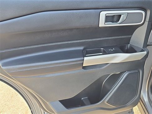 Used 2021 Ford Explorer XLT w/ Equipment Group 202A image 21
