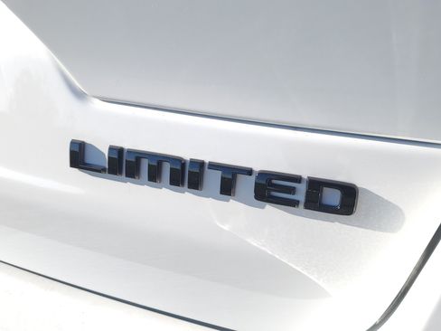 New 2025 Jeep Grand Cherokee Limited image 6