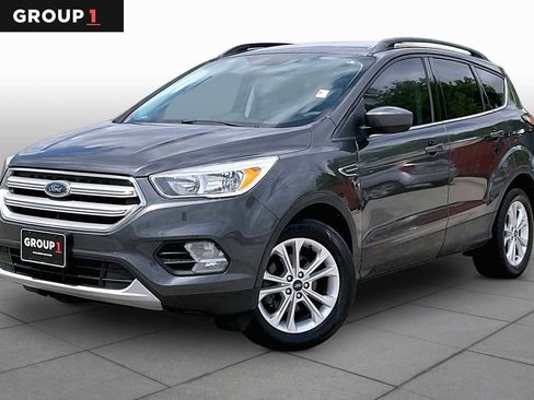 Used 2018 Ford Escape SE image 1