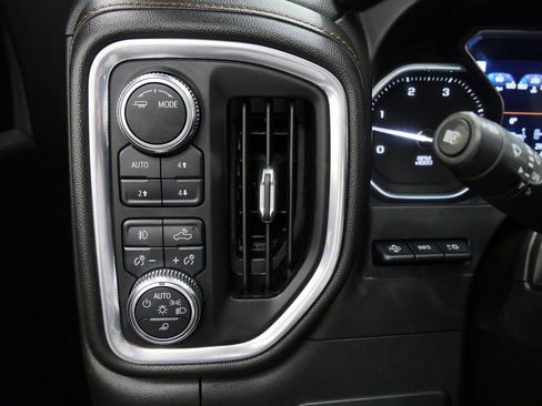 Used 2021 GMC Sierra 2500 AT4 w/ AT4 Premium Plus Package AWD/4WD image 27