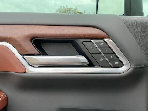 Used 2025 GMC Sierra 2500 Denali Ultimate image 29