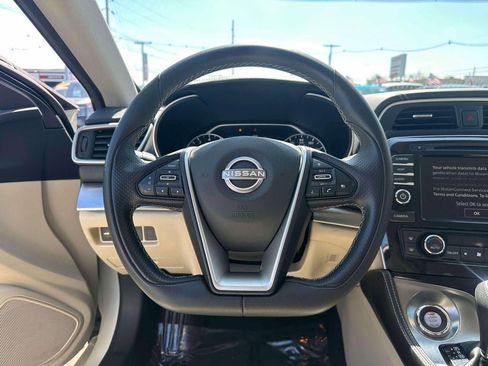Used 2023 Nissan Maxima SV w/ Floor Mat Group FWD image 14