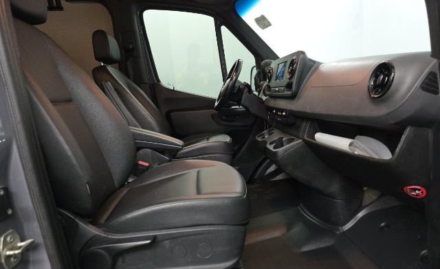 Used 2022 Mercedes-Benz Sprinter 2500 w/ Acoustic Package image 6