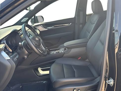 Used 2025 Cadillac XT5 Premium Luxury w/ Technology Package AWD/4WD image 14