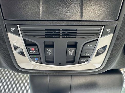 Used 2025 Acura RDX A-Spec image 15