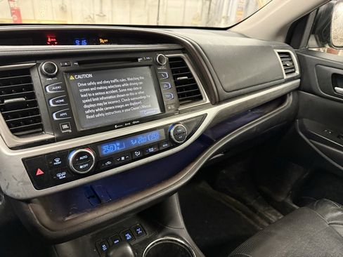 Used 2018 Toyota Highlander Limited image 9