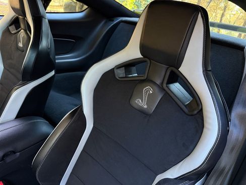 Used 2021 Ford Mustang Shelby GT500 w/ Carbon Fiber Track Pack image 60