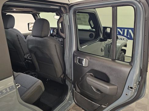 New 2026 Jeep Gladiator Sport image 34