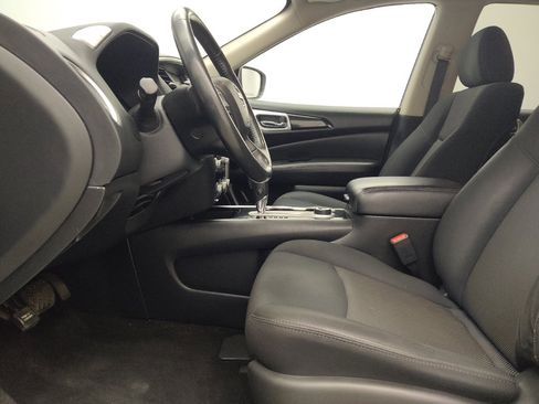 Used 2019 Nissan Pathfinder SV AWD/4WD image 17