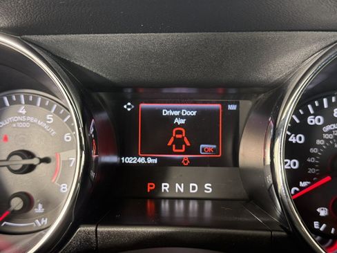 Used 2017 Ford Mustang Coupe RWD image 17