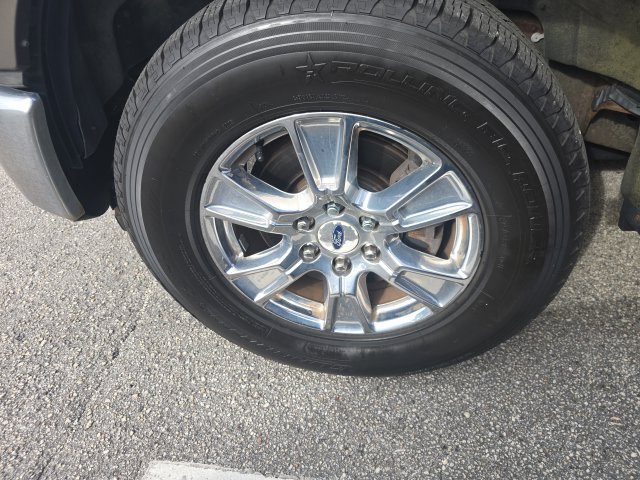 Used 2015 Ford F150 XLT w/ Equipment Group 302A Luxury AWD/4WD image 31