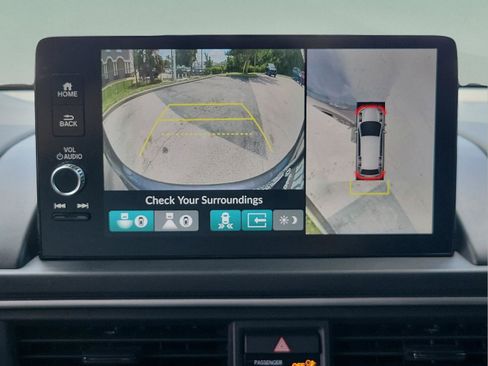 Certified 2025 Honda Pilot Black Edition image 24