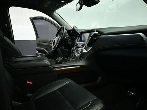 Used 2020 Chevrolet Suburban LT image 61